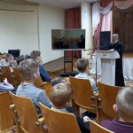 Протоиерей Андрей Евдокимов провел беседу с пятиклассниками