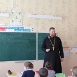 Священник встретился с учениками Зеленоборской школы