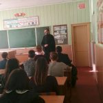 О проблеме подростковых суицидов рассказал старшеклассникам священник Игорь Васько