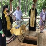 Епископ Борисовский и Марьиногорский Вениамин освятил источник в д. Орешковичи Пуховичского района