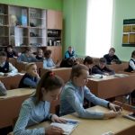 В гимназии №1 г. Червеня в рамках Дня православной книги состоялась встреча священнослужителя с учащимися