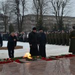 В Борисове в честь Дня защитников Отечества представители Борисовской епархии приняли участие в  церемонии возложения цветов к памятнику «Жертвам фашизма»
