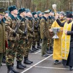 В Марьиной Горке с участием священнослужителей прошла церемония принятия воинской присяги