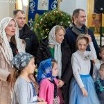 В кафедральном соборе в честь святого благоверного князя Александра Невского в Марьиной Горке прошла акция «Радость Рождества в многодетную семью»