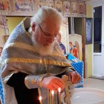 Иерей Владимир Нестерович совершил чин великого освящения воды в Логойском доме-интернате для престарелых и инвалидов