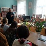 В Червенской центральной районной библиотеке состоялась встреча-беседа священника с учащимися СШ №2 г. Червеня