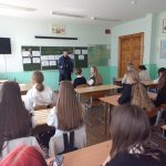 Священник встретился с учащимися женской гимназии г. Жодино и поговорил с ними о семейных отношениях