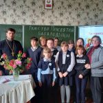В рамках Недели родного языка священник посетил Лешницкую школу Березинского района