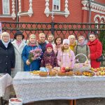 Волонтерское движение «Воскресение» Борисовского благочиния организовало на Соборной площади акцию «Покровский кирмаш»