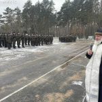 В Марьиной Горке священник благословил на служение Родине принявших присягу новобранцев
