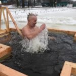 Крещенские купания в праздник Богогявления прошли в Крупках