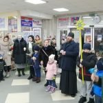 В Марьиной Горке соборный хор исполнил колядку в торговом центре