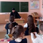 Иерей Сергий Чукович встретился и побеседовал с учащимися жодинской женской гимназии