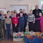 Священнослужители II Пуховичского церковного округа посетили с Пасхальными подарками Руденскую школу-интернат