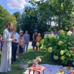 Священник посетил д. Капланцы Березинского р-на, чтобы освятить новые плоды