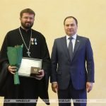 Премьер-министр Роман Головченко вручил государственную награду протоиерею Павлу Яцуковичу