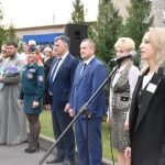 Протоиерей Илья Гончарук принял участие в торжественной линейке