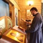 Президент Александр Лукашенко передал в дар храму Рождества Пресвятой Богородицы в Хатыни иконы