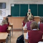 Протоиерей Андрей Евдокимов встретился с учениками 10-11-х классов СШ №1 г. Жодино