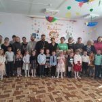 В детском саду г. Березино с участием священника прошло праздничное мероприятие, посвящённое Покрову Пресвятой Богородицы и Дню матери