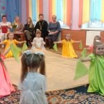 В Жодинском детском саду №3 с участием священника состоялся концерт, подготовленный воспитанниками к празднику Покрова и Дню Матери