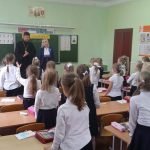 Священник Сергий Чукович поговорил с гимназистками о празднике Покрова Пресвятой Богородицы и Дне матери