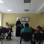 Воспитанники и преподаватели воскресной школы Троицкого прихода г. Борисова приняли участие в беседе с монахиней Софией