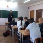 Иерей Сергий Чукович провел беседу о книгах в СШ №9 г. Жодино