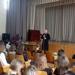 Протоиерей Сергий Башкиров говорил со школьниками о проблеме суицида и его предотвращении