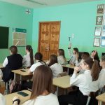 О проблемах выбора жизненного пути и профессии иерей Сергий Чукович поговорил с учащимися гимназии