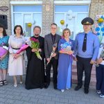 Протоиерей Александр Лазовский посетил линейки выпускников